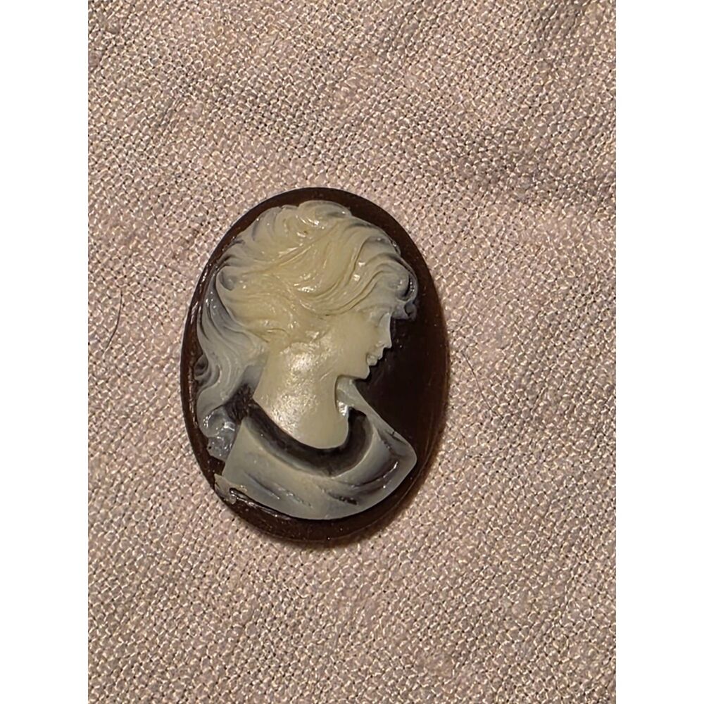 Vintage Style Cameo Cabochon – Brown & Cream Woman Profile – 40x30mm Oval